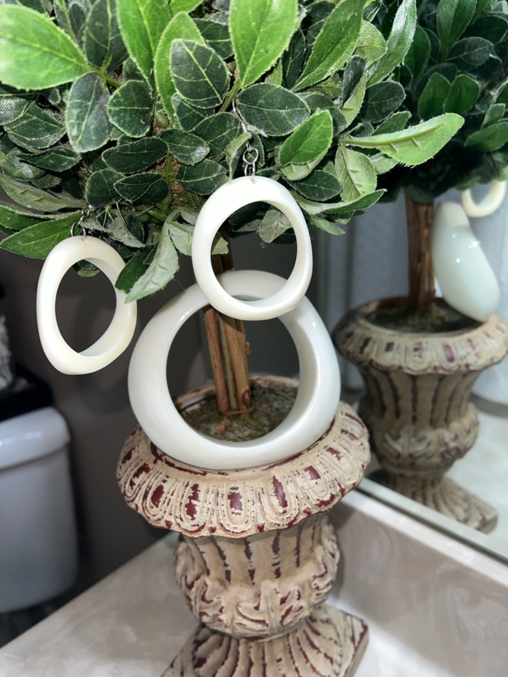 Cream Resin Hoop Earrings and Bracelet Set